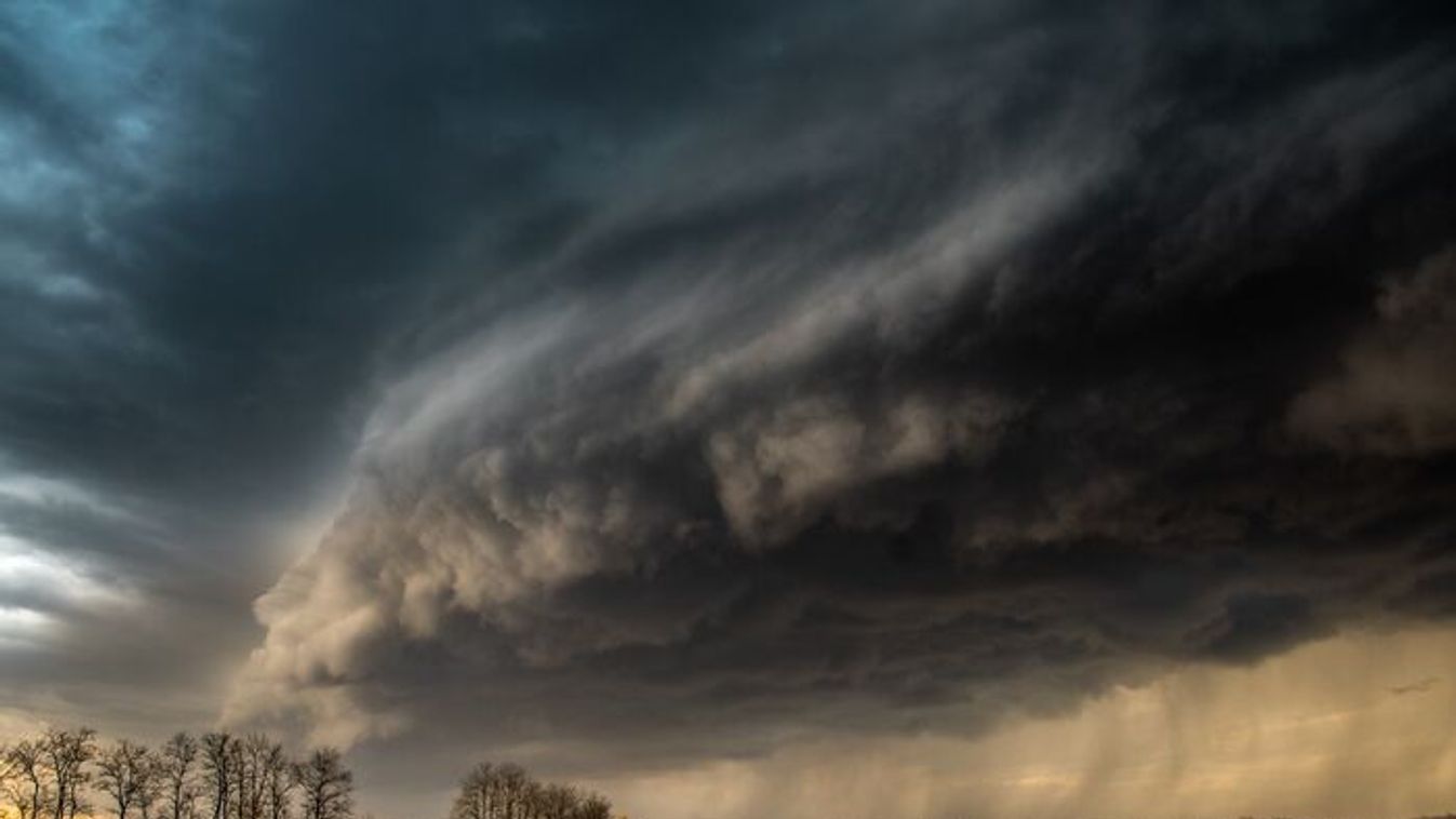 Nyáron is ritka az ilyen: elképesztő viharfelhők Szeged környékén +fotók