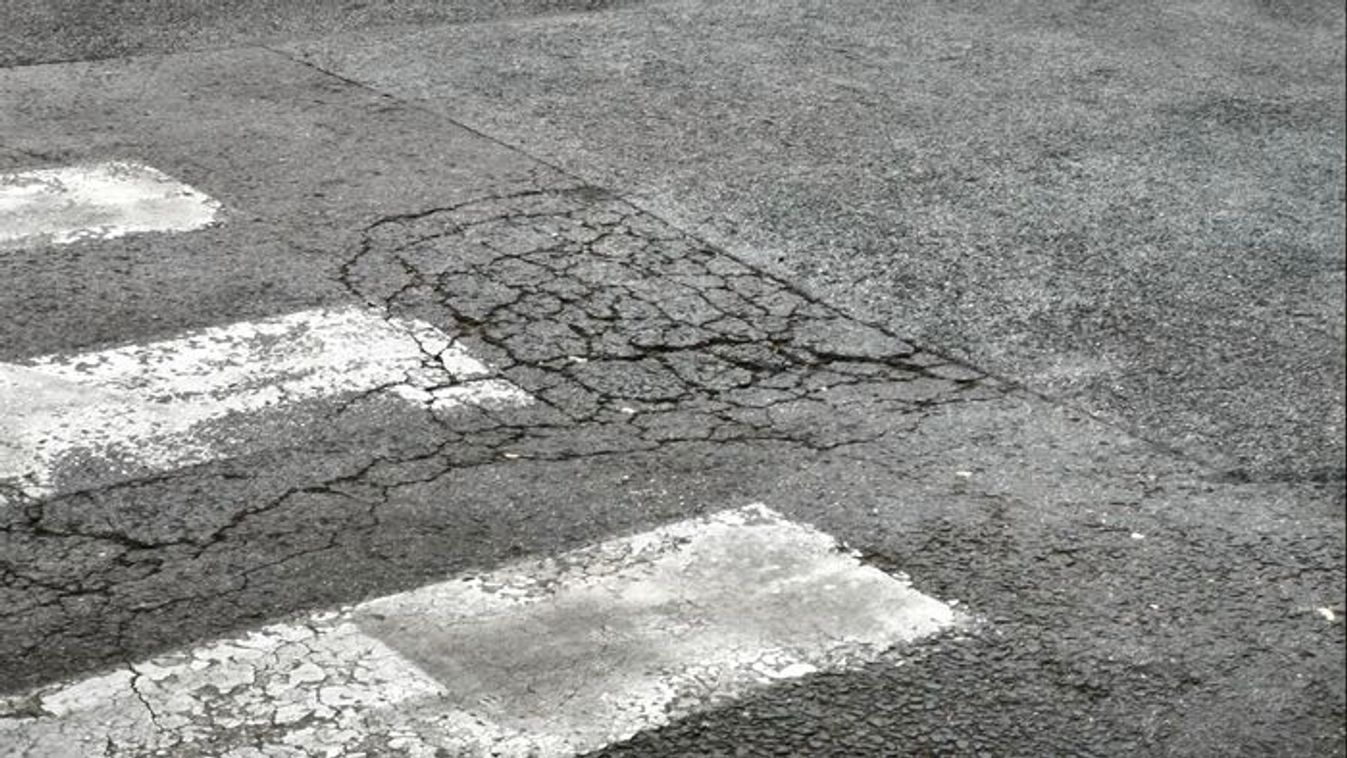 Hitetlenkedve kérdik a szegediek: Ugye ez nem a "kész" Bakay Nándor utca? +videó