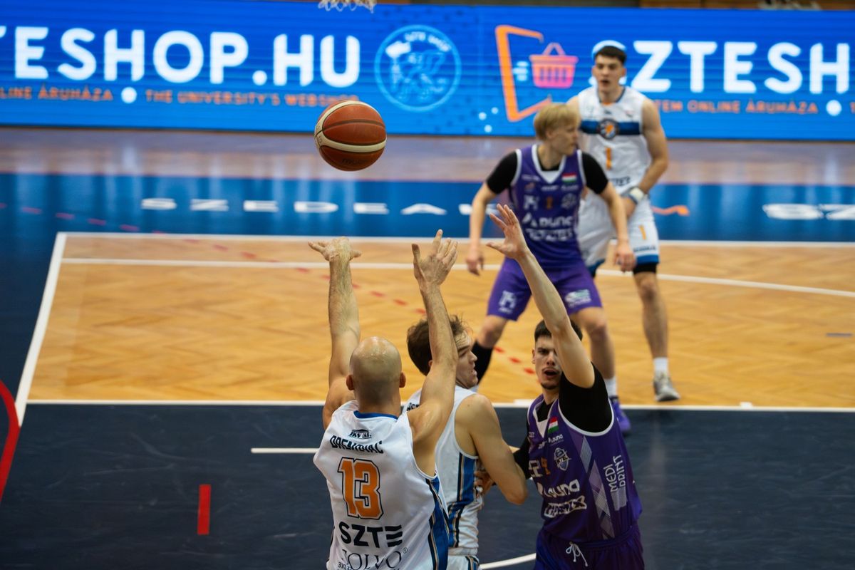 Szorosan alakult az első játékrész. (Fotó: Kamenik Balázs)
