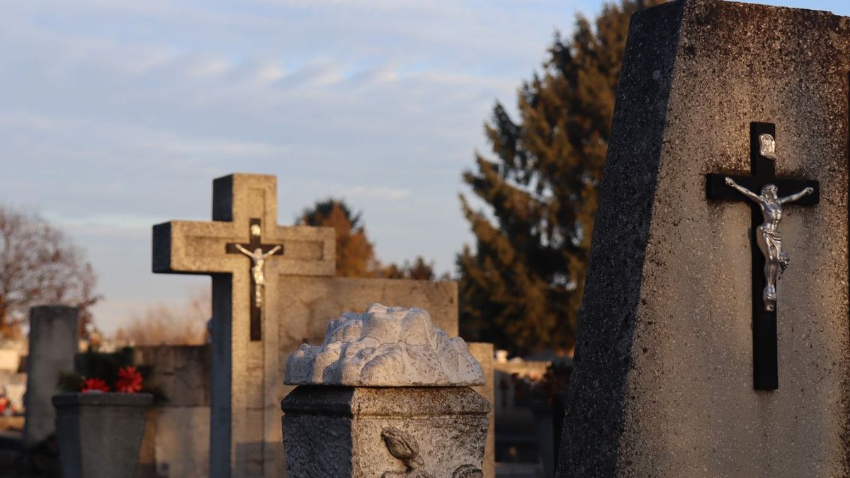 Szegeden a temetés számos sajátos helyi hagyományt és hiedelmet őrzött. (Fotó: Délmagyar)