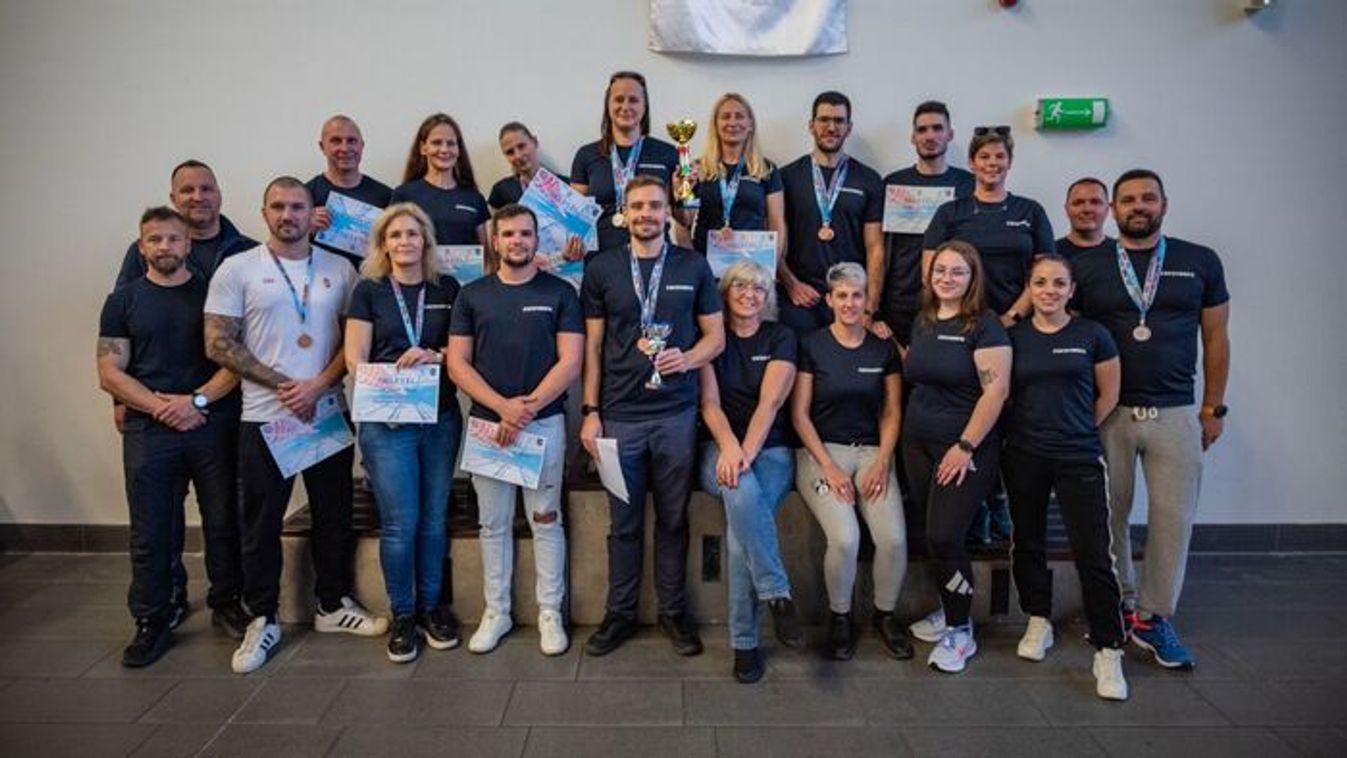 Rendőrök, úszók, győztesek: Szeged ismét helytállt