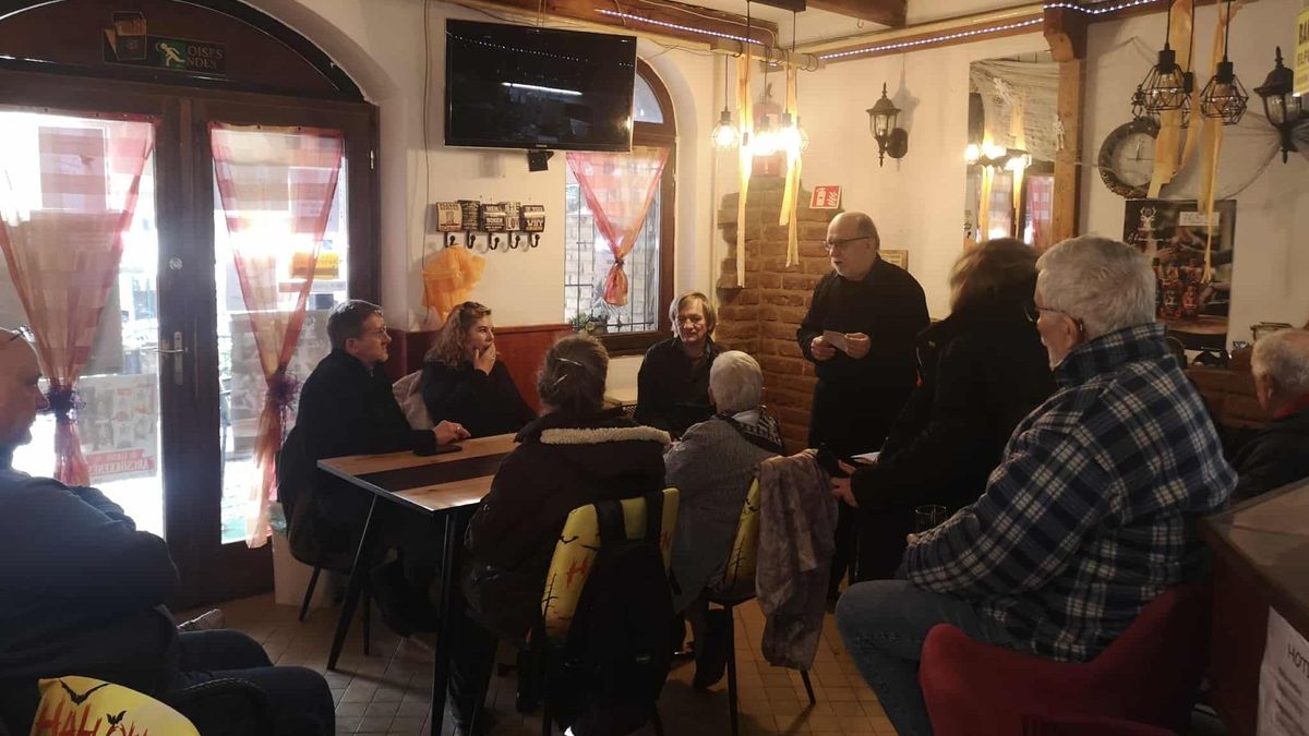 Negyedik alkalommal hirdette meg az újszegedi Amigo Presszó és a Szegedi Berda József Kör országos borversíró versenyét. (Fotó: Amigo Köztársaság)