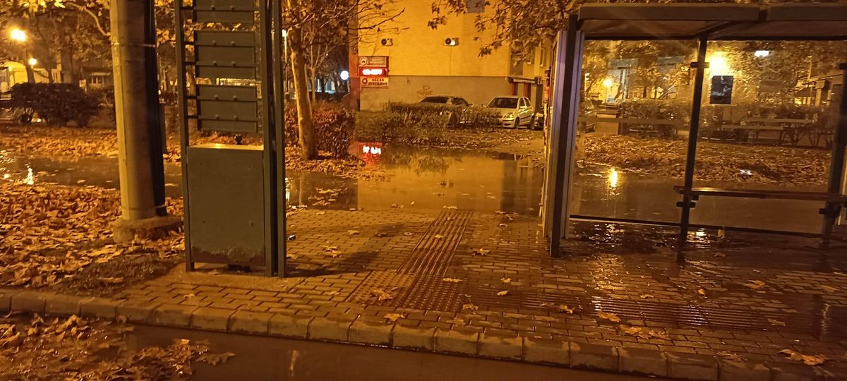 Ez már a második őszi csőtörés Szegeden. (Fotó: SZEGEDEN láttam és hallottam)