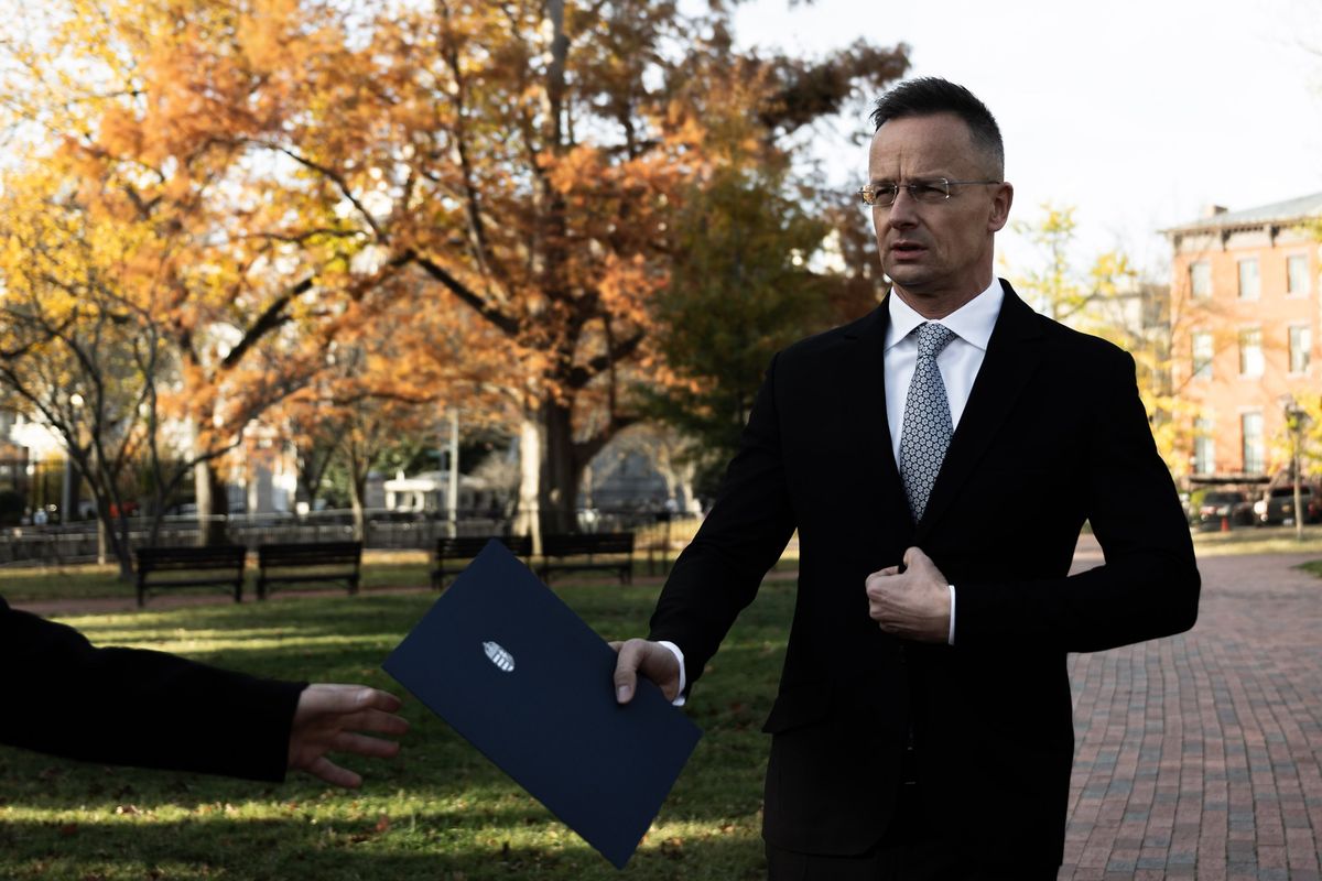 Szijjártó Péter mindenkit helyre tett