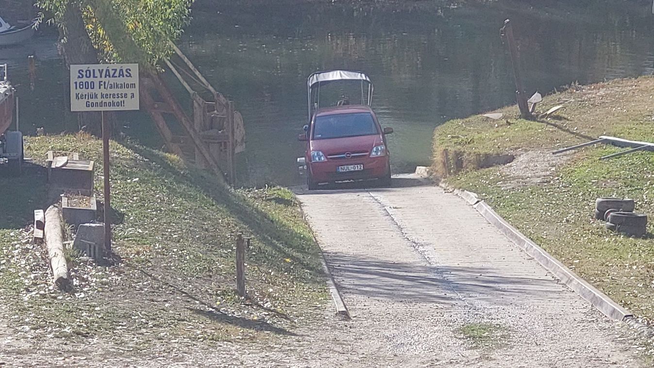 Így menekül a Tisza hajóparkja a fagy elől +videó