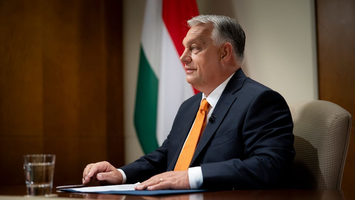 Orbán Viktor csütörtökön jelentette be, jön a 14. havi nyugdíj, melynek a nyugdíjasok túlnyomó többsége örül.  (Fotó: MTI)