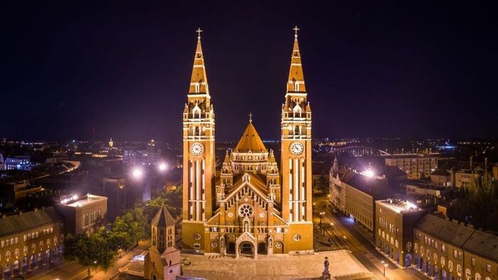 A hógömb varázsa: a bécsi szabadalomtól a szegedi szuvenírig