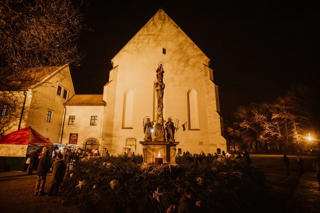 Idén is megrendezésre kerülnek a mára már hagyománnyá vált alsóvárosi adventi gyertyagyújtások.