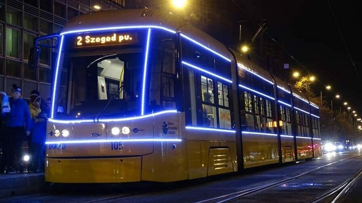 Ismét láthatjuk a fényvillamosokat Szegeden. (Fotó: SzegedMa)