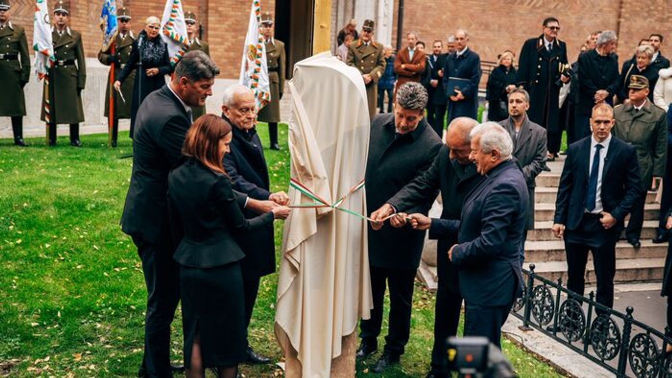 A Dóm tér több mint Szeged jelképe, az ország egyik emblematikus helye