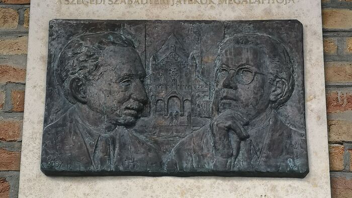 Dóm téri Pantheon: közös alkotáson Hont Ferenc és Buday György