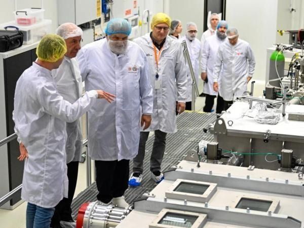 Sulyok Tamás az ELI-ALPS-ban: „A jövő itt születik”