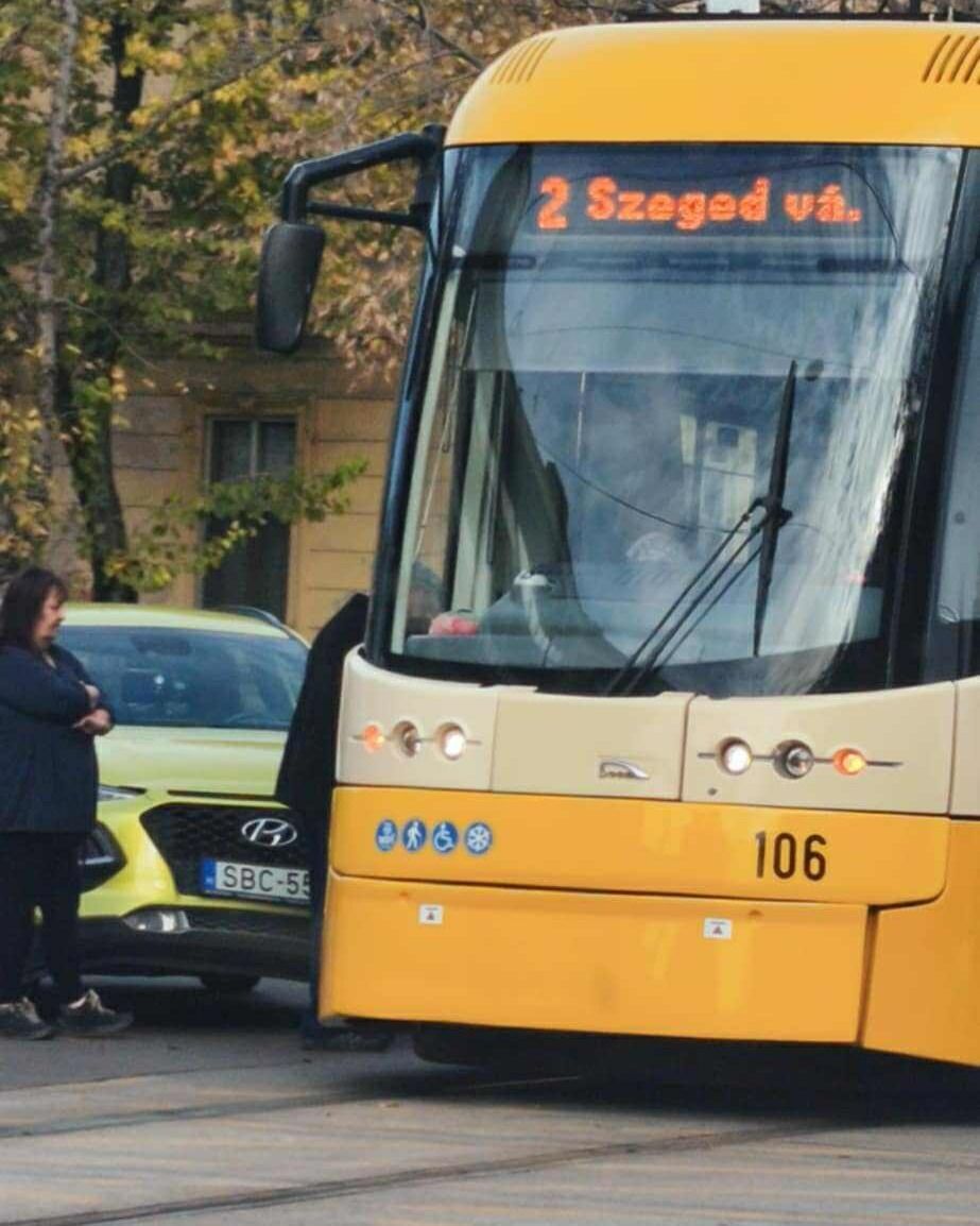A hétfő délelőtti baleset a Bokor utca és Boldogasszony sgt. sarkán