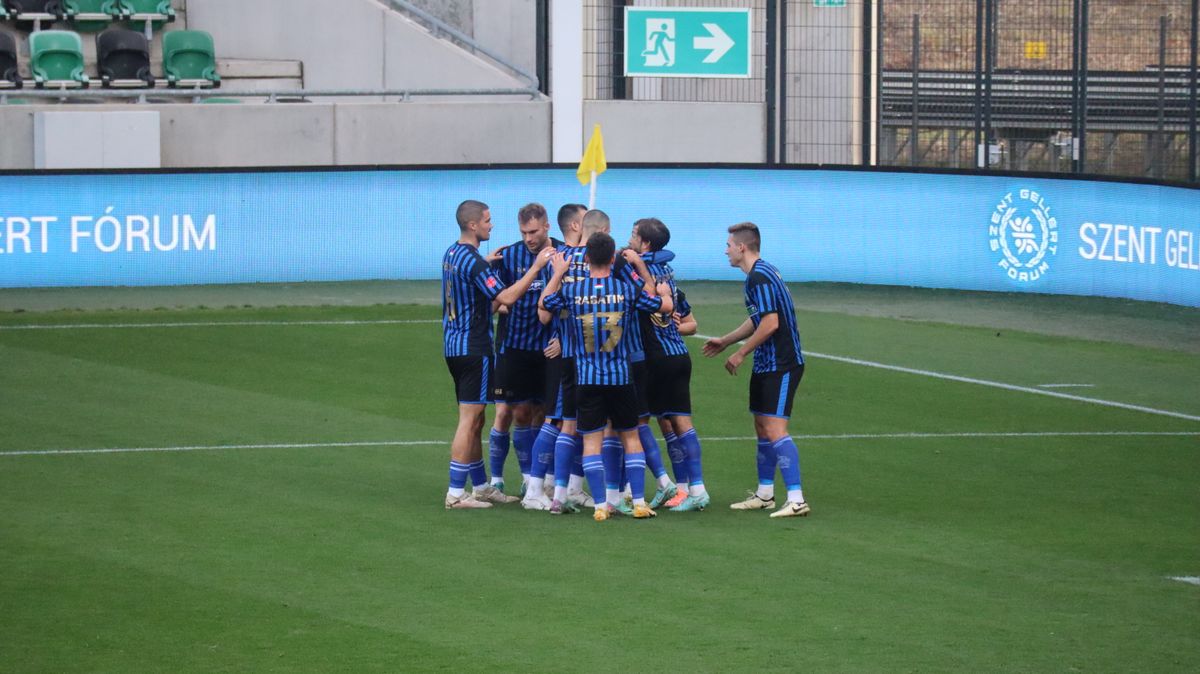 Nagy volt az öröm a második gól után is. (Fotó: Tóth Norbert)