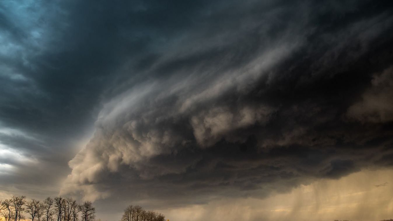 Nyáron is ritka az ilyen: elképesztő viharfelhők Szeged környékén +fotók