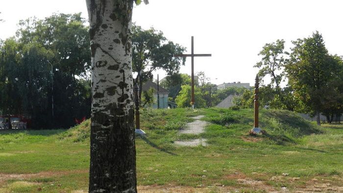 Összefogással újult meg Szegeden a kommunizmus rombolására emlékeztető kereszt