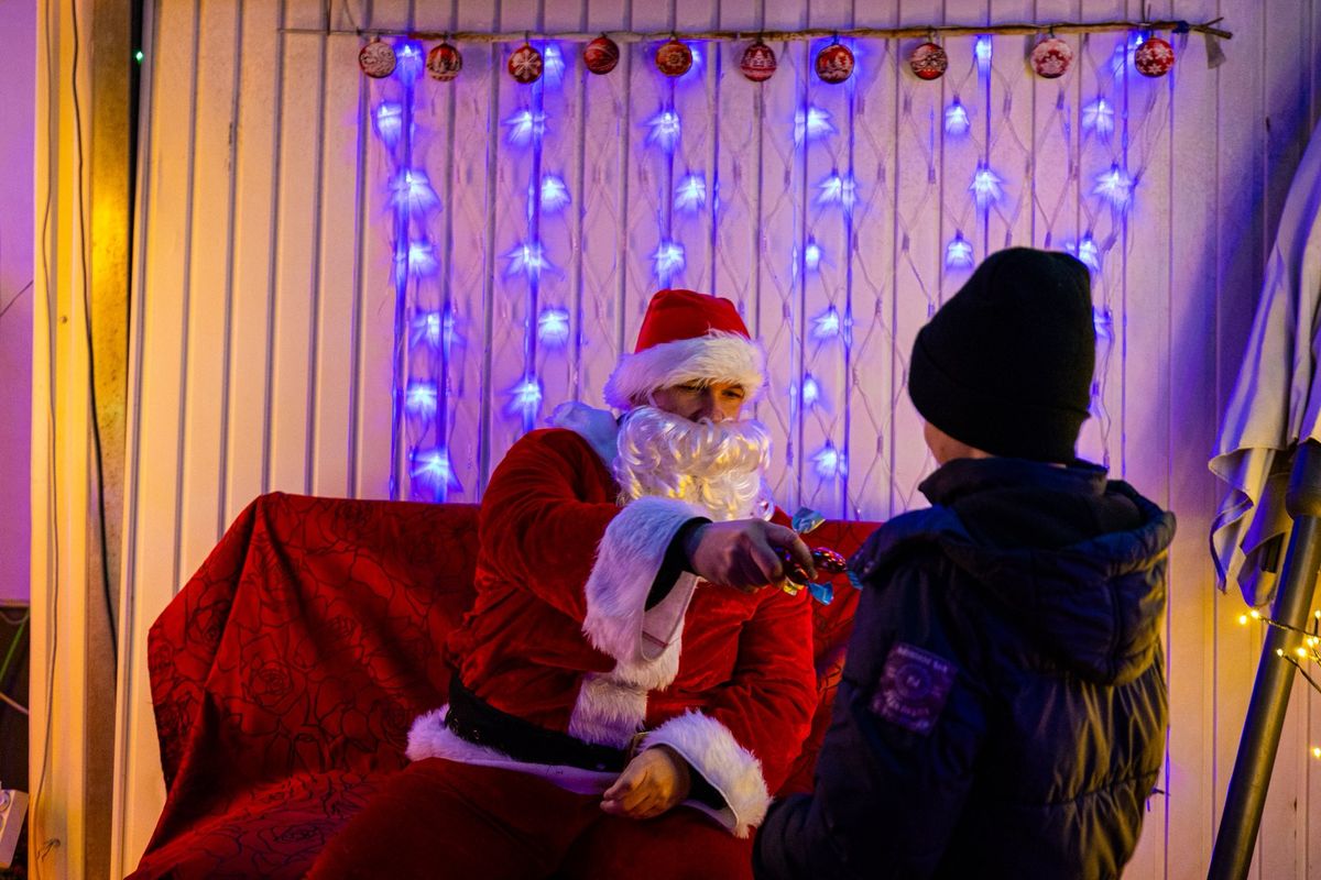 A hatodik Mikulás-akcióban a civil összefogás ereje megmutatkozott. (Fotó: BlackOut_Photography)