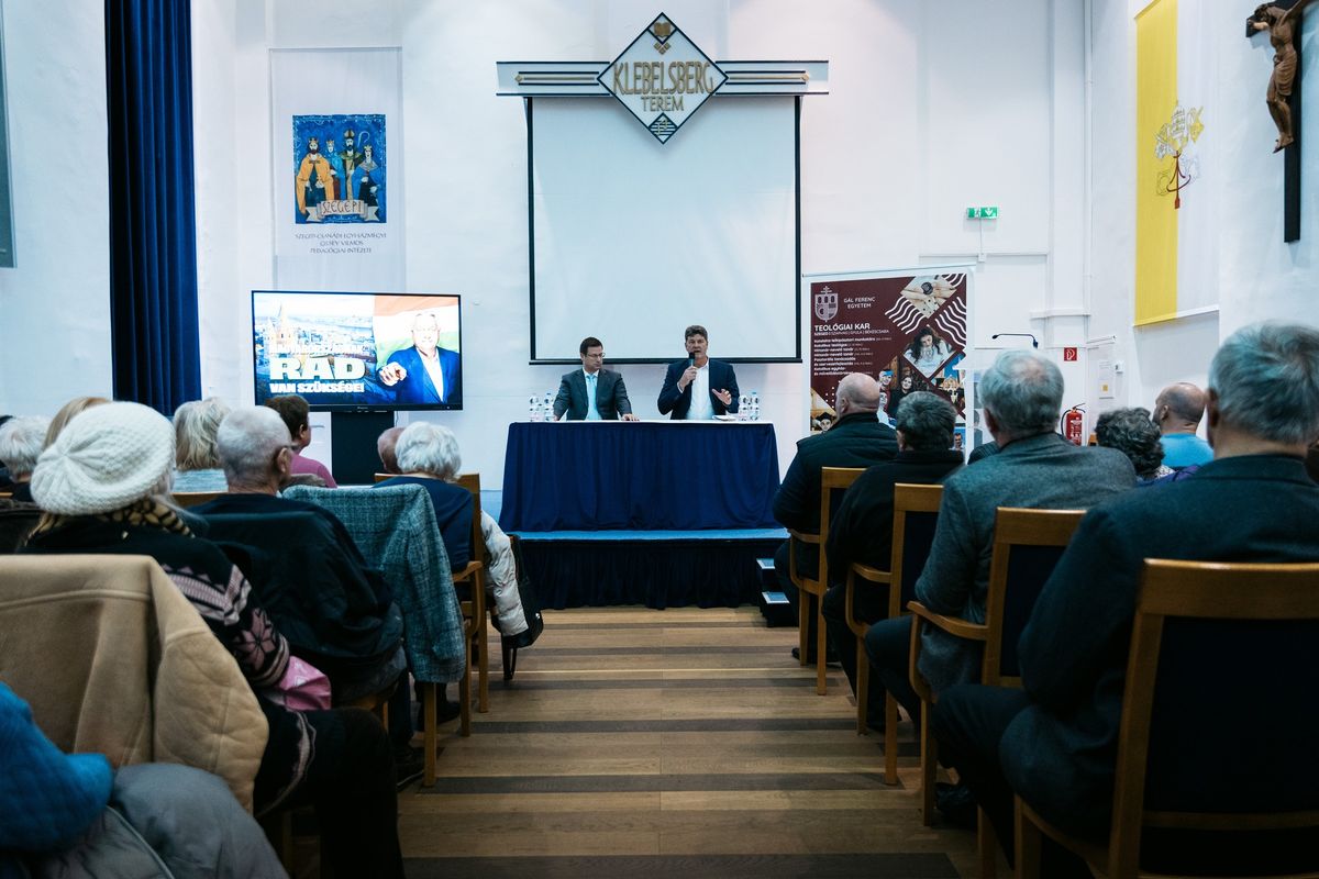 Gulyás Gergely fórumán telt ház volt a Gál Ferenc Egyetem nagytermében