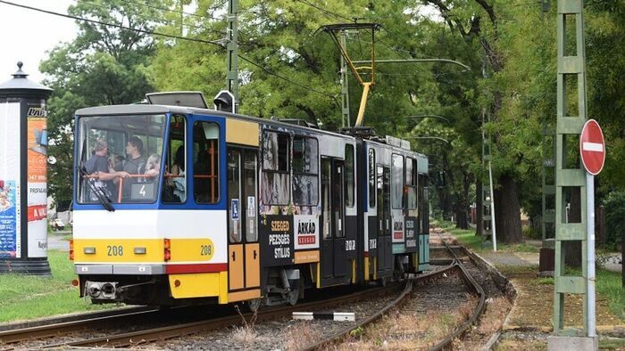 Több éjszakán át tartó munkába vágnak bele a szegedi villamospályákon