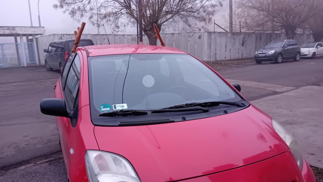 Ünnepi mókafaktor: Rudolf autó lett Szegeden +fotók