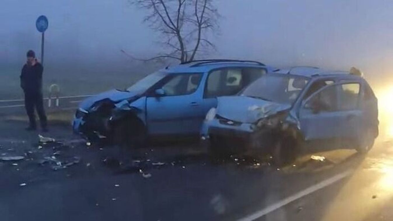 Hármas baleset miatt bénult meg a közlekedés Szeged felé +videó