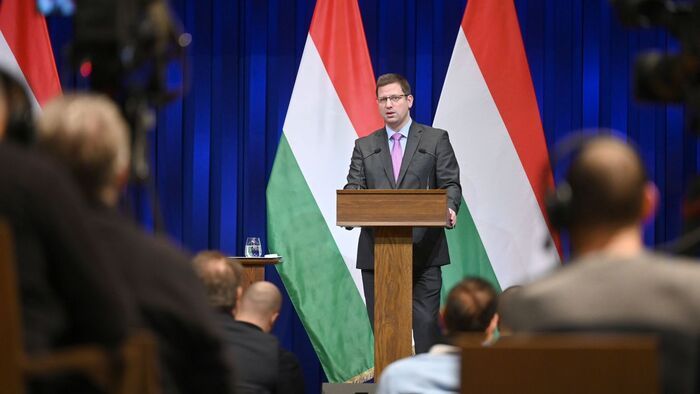 Gulyás Gergely: Semmilyen nyomásra nem fogadunk be migránsokat +videó