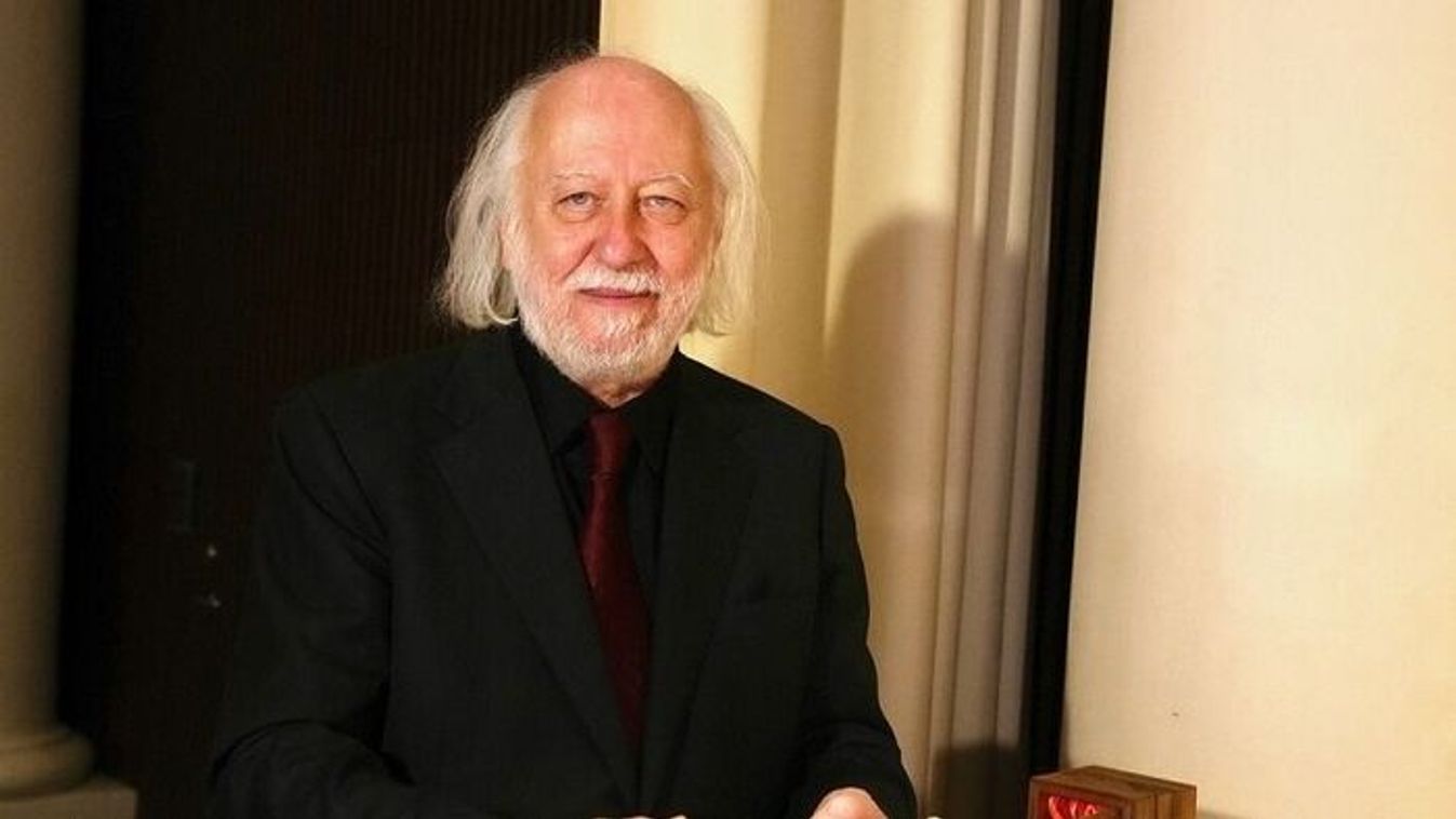 Így „tér haza” ma az irodalmi Nobel-díj Szegedre