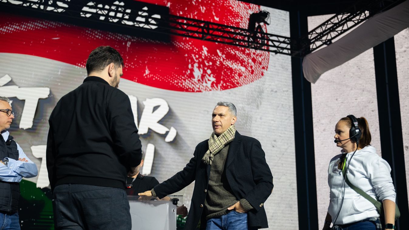 Főpróbát tartott Szegeden Lázár János - kiderült, mikor zár a LázárBazár a Pick Arénában