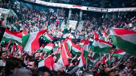 Képekben a szegedi DPK-nagygyűlés: tömeg, figyelem, üzenet