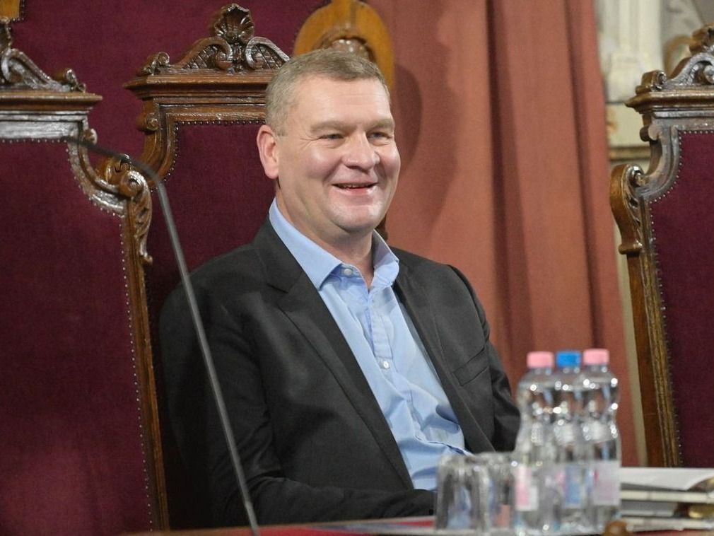 A Botka László vezette városvezetés emelte a közterület-használati díjat, ami súlyos terhet ró a helyi vendéglátósokra. (Fotó: SzegedMA)