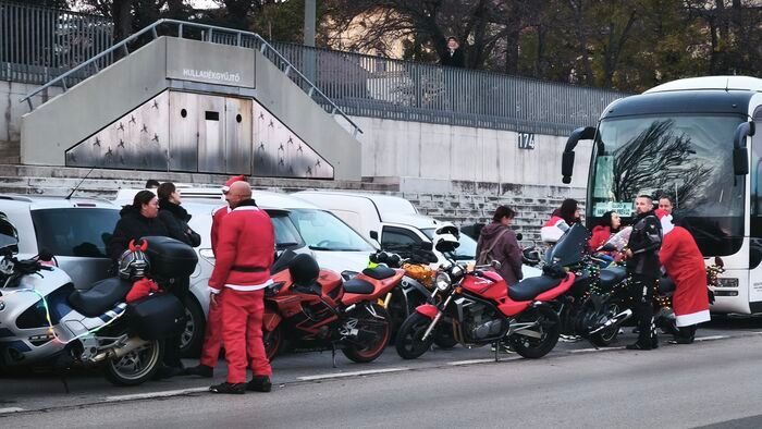 Ellepték Szegedet a motoros Mikulások, beköltözött az ünnep az utakra +videó