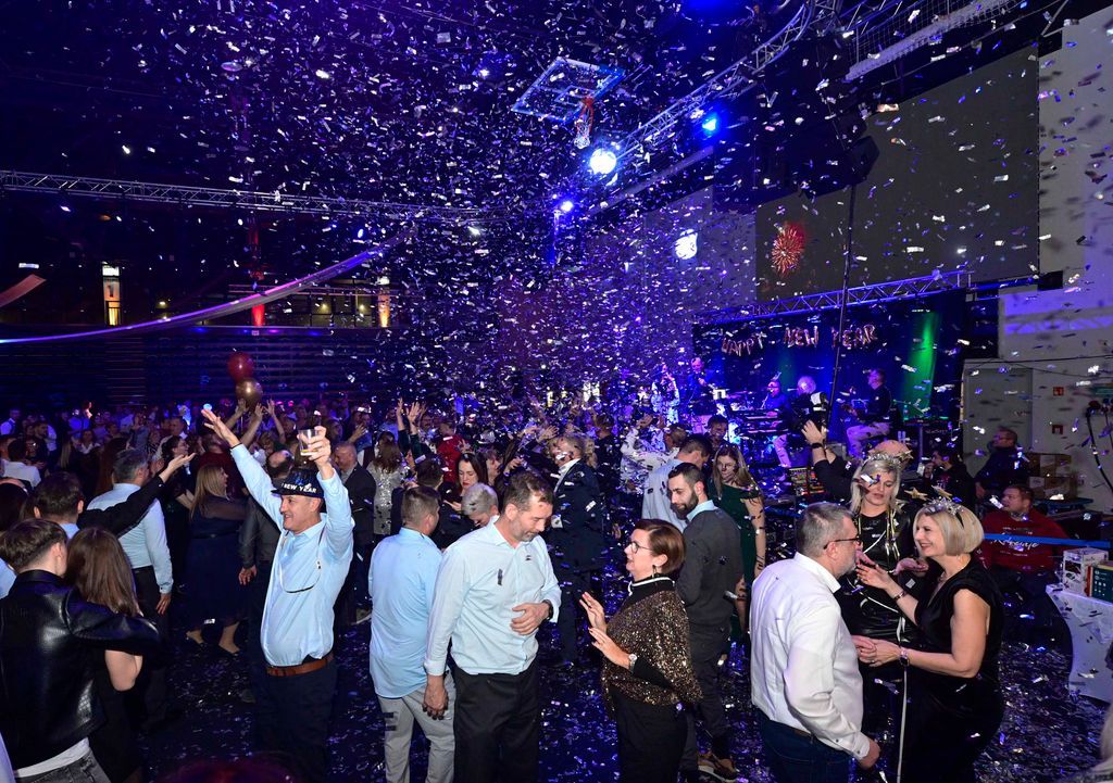 Akár a szabadtéri koncertek, akár az elegáns vacsorák vonzanak, összeállításunkból kiderül, hol vár rád a legjobb szilveszteri buli Szegeden. (Fotó: Délmagyar)