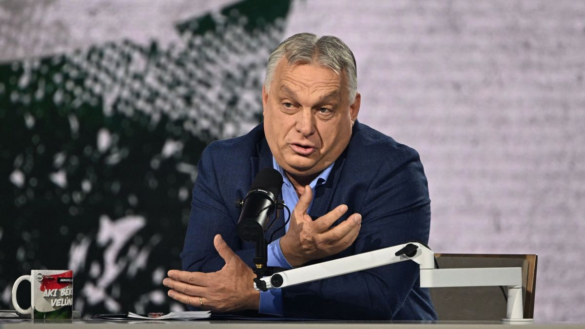Orbán Viktor közölte: a kormány nem enged a brüsszeli követelésnek. (Fotó: AFP)