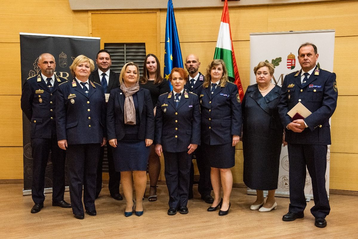 A szegedi Csillag börtön dolgozói is a rendvédelem elismerésében részesültek