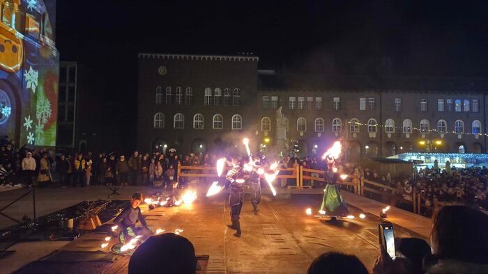 Lángokkal telt meg a Dóm tér +fotók +videó