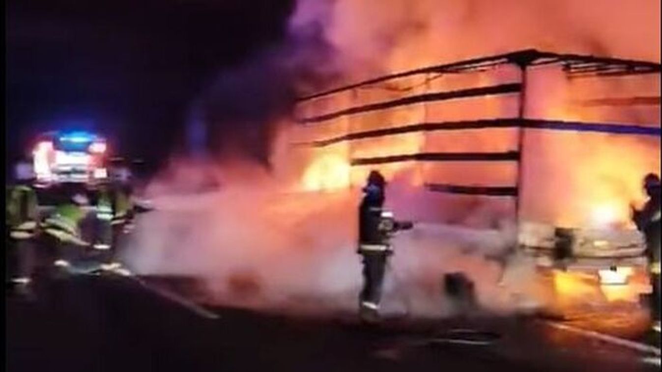 Látványos videón a szegedi tűzoltók bevetése Maroslele közelében +videó