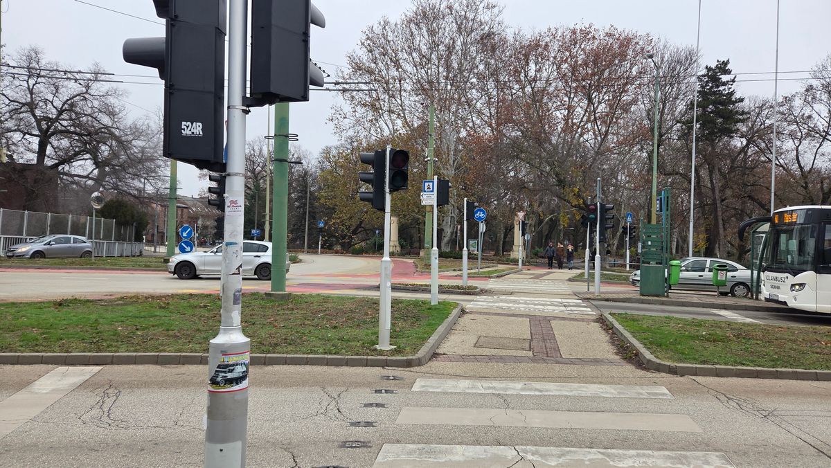 Megkérdeztük az utca emberét, hogy mit gondol a 14. havi nyugdíj bevezetéséről. (Fotó: SzegedMA)