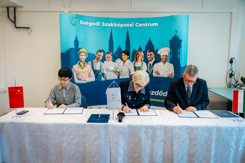 Kínai szakkörök indultak a szegedi iskolákban