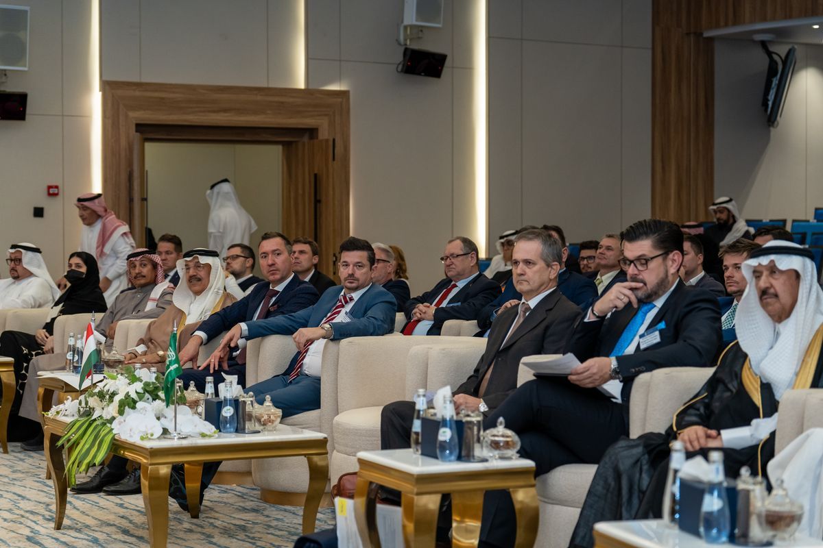 Nógrádi Zoltán útja Szaud-Arábia felé a gazdaságot célozza. (Fotó: Magyar Kereskedelmi és Iparkamara Facebook-oldala)