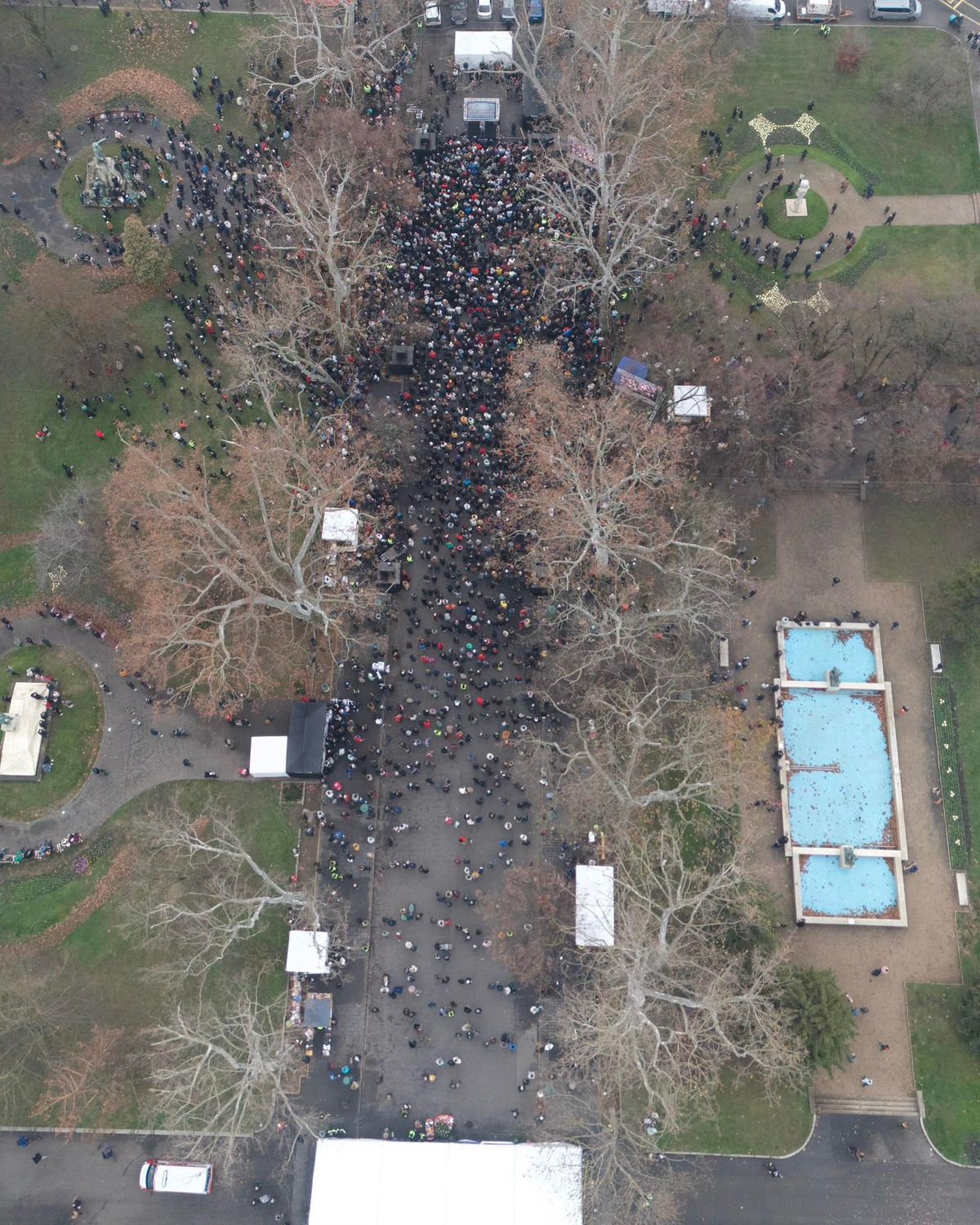 Magy Péter rendezvénye kudarcba fulladt a Széchenyi téren. (Fotó: Facebook/Deak Dániel)