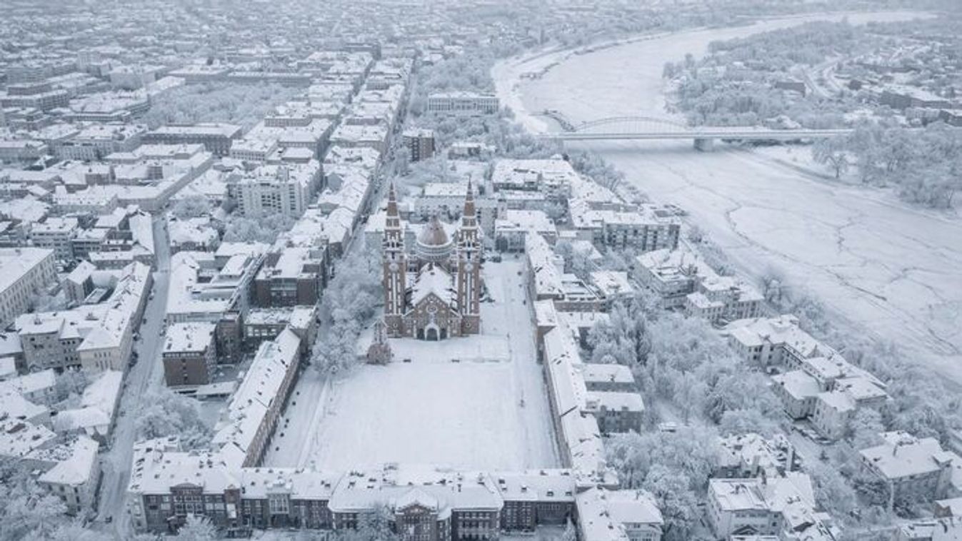 Pótoljuk az elmaradt szegedi fehér karácsonyt, az MI segített +fotók