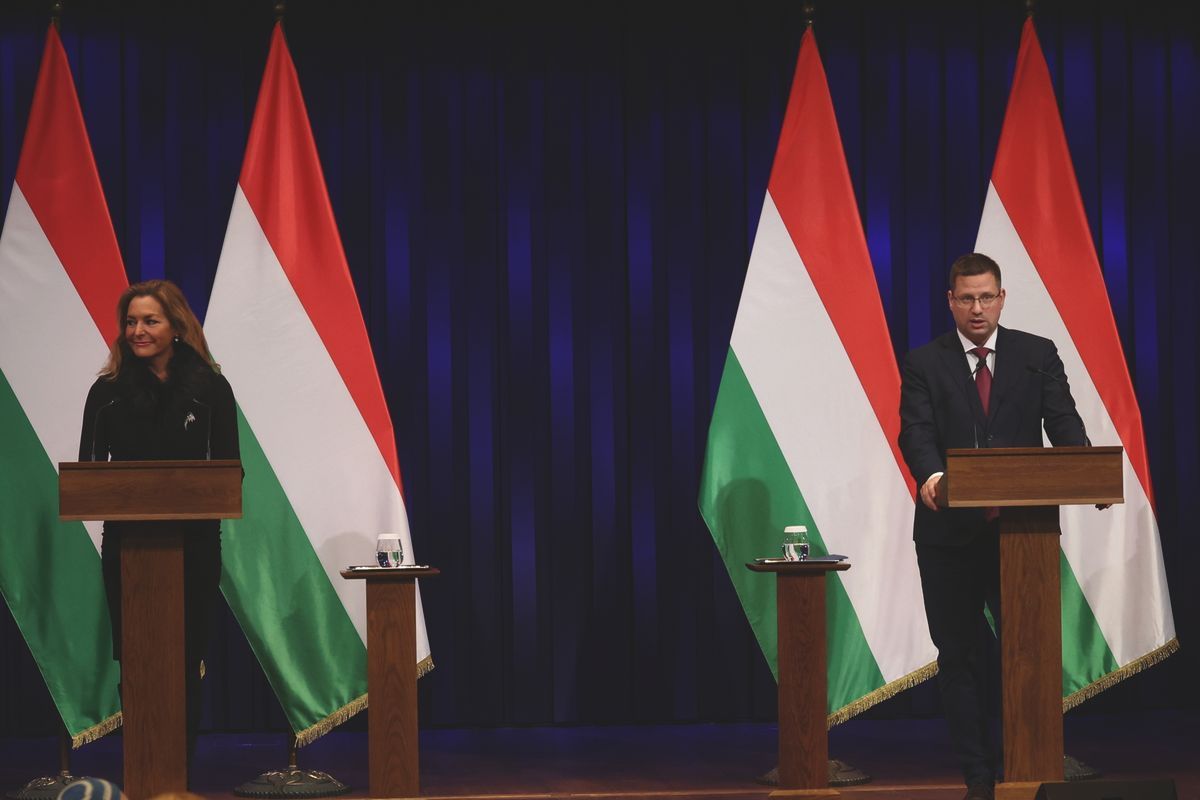 Vitályos Eszter és Gulyás Gergely kormányinfót tart (Fotó: Havran Zoltán)