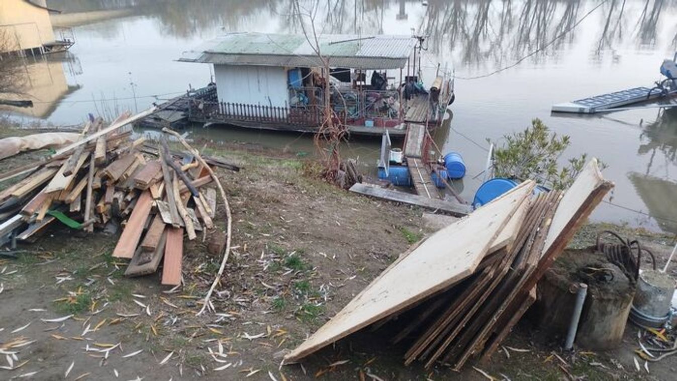 Megkezdődött a bontás a Tisza-parton: ezzel egy korszak lezárul Szegeden