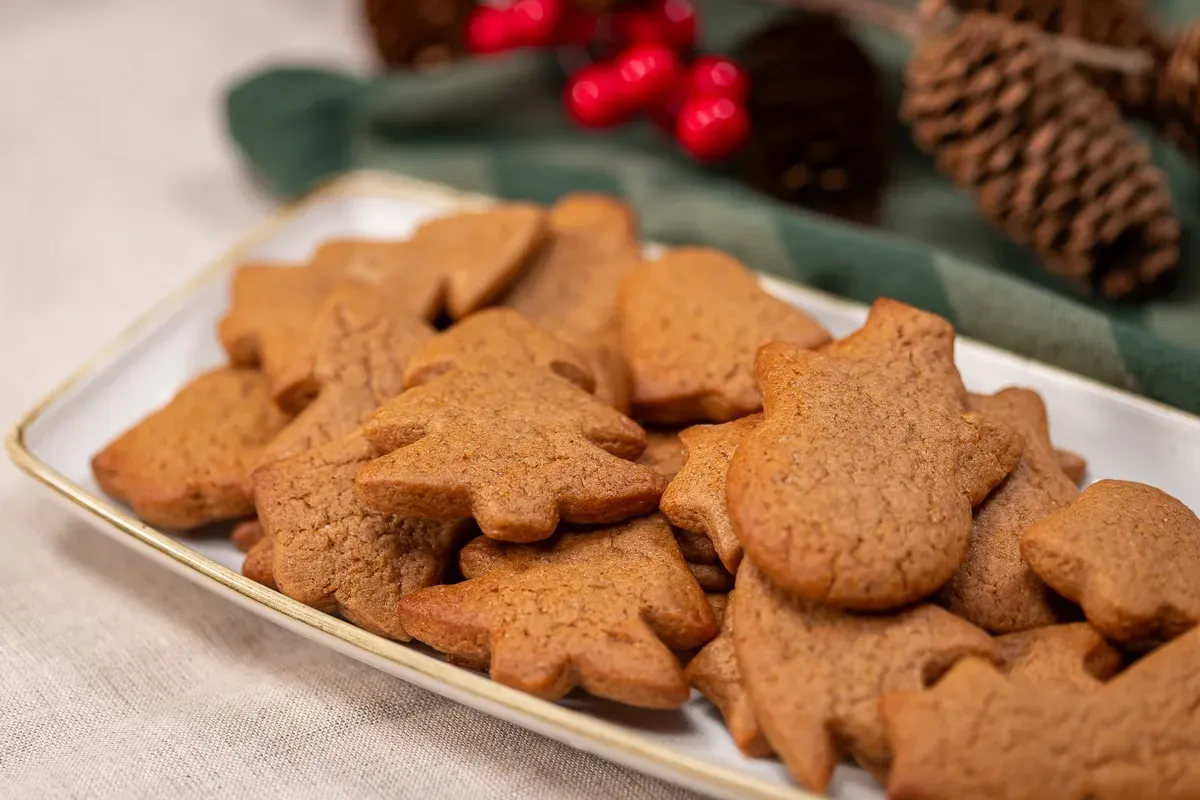 Rézi nénitől megtanulhatjuk, hogyan készül az igazi szegedi mézeskalács. (Fotó: MÓRICZ ISTVÁN/MINDMEGETTE)