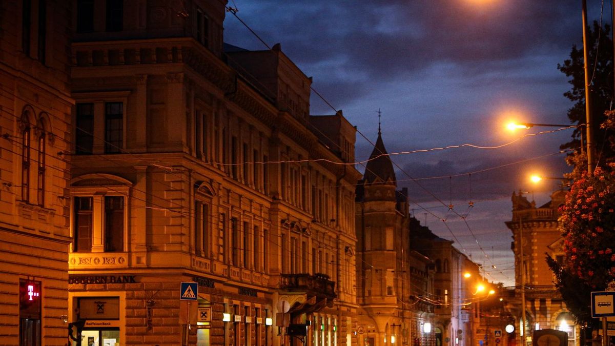 Az esti séta kiváló lehetőséget nyújt a magányos karácsony kicselezésére. 