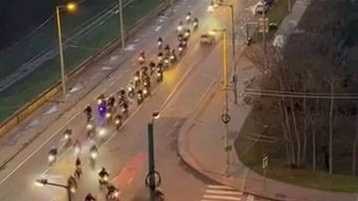 Látványos videón száguldanak a motoros Mikulások Szeged utcáin +videó