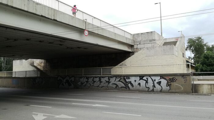 Váratlan rendőri ellenőrzés lassítja a forgalmat ezen a helyen Szegeden