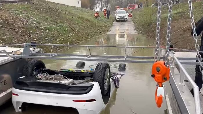 Önkéntesek is részt vettek az algyői autómentésben +videók