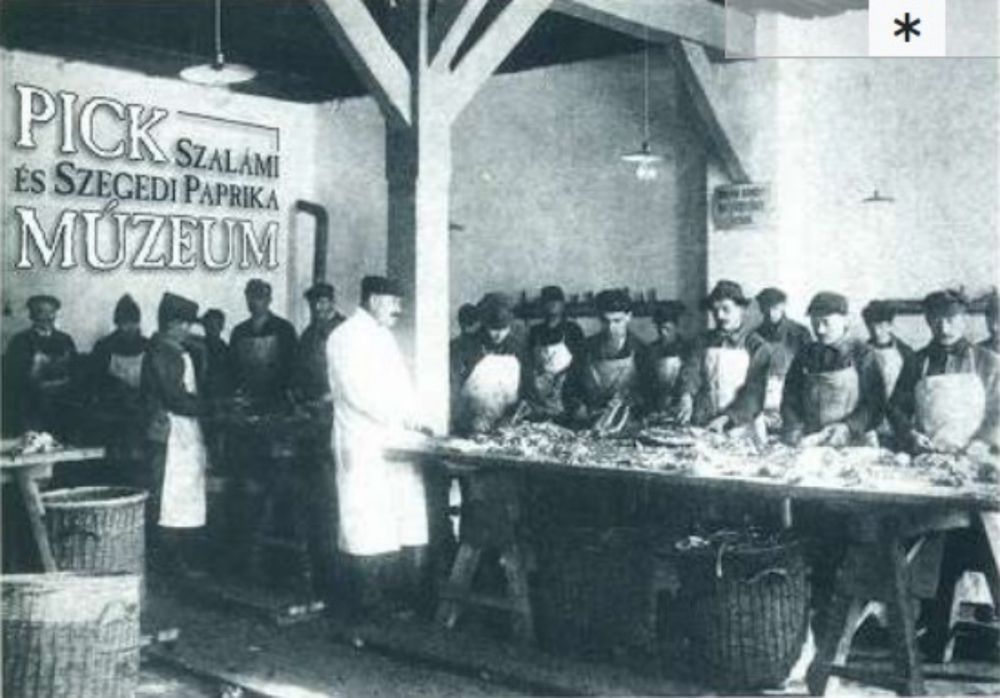 Pick Márk tökéletesre fejlesztette a szalámi receptúráját. (Fotó: Magyar Mezőgazdasági Múzeum - képeslapok, Hungaricana)