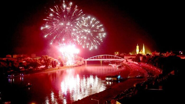 Vége a kutyák rémálmának? Csendes tűzijáték hódít Szegeden